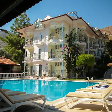 Life Aparthotel